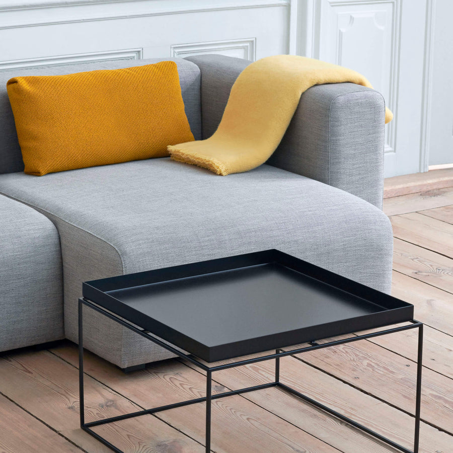 Hay Sofa, Tisch und Textilien